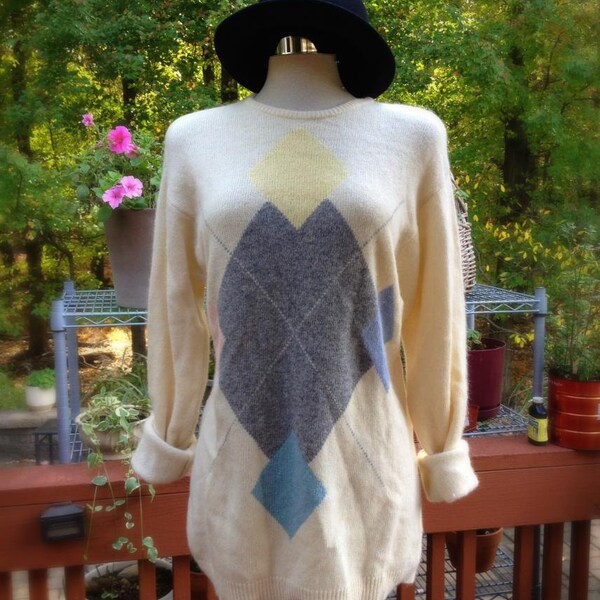 VINTAGE 1990s Liz Claiborne Ivory Nova Check Plaid Fuzzy Soft Angora Oversized Tunic Sweater Med