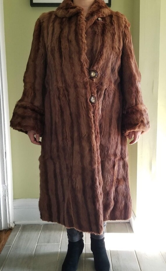 Vintage Brown Fur Coat with Wide Cuffs - image 2
