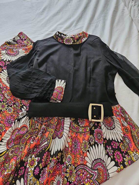 1970s Floral Maxi Dress - image 9