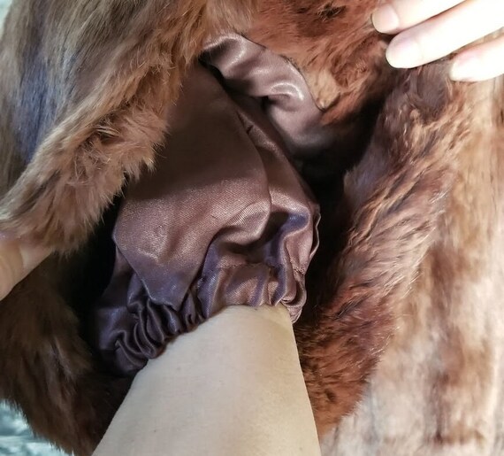 Vintage Brown Fur Coat with Wide Cuffs - image 7