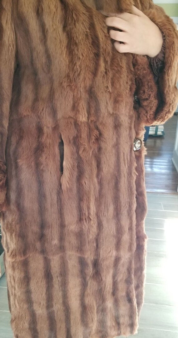 Vintage Brown Fur Coat with Wide Cuffs - image 5