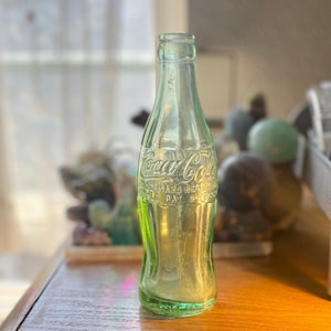 Vintage 1945 Coca-Cola bottle, Pat D 105529, San Rafael Calif, Hobbleskirt