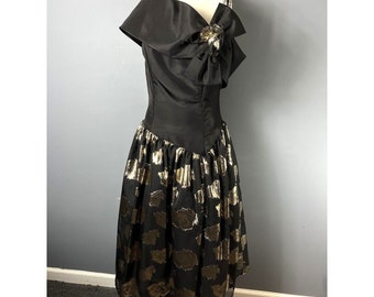Vintage 80s Gunne Sax 9/10 (Fits XS) Off-the-Shoulder Prom Gown Dress Black Gold 1980s