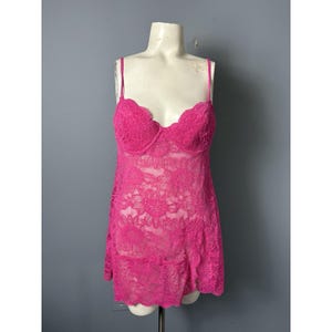 Vestido camisero de encaje rosa brillante de Victoria&#39;s Secret, talla 36C, años 2003
