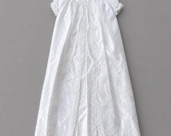 Completo da battesimo vintage MADONNA per bambina, taglia 6-9 mesi, in raso bianco, lunghezza lunga, NUOVO.
