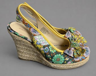 Vintage Y2K XHILARATION Womens 8 Wedge Espadrille Shoes Colorful Floral Print