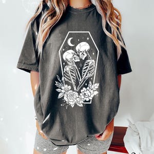 Comfort colors spooky season, Skeleton lovers Shirt, Skeleton lovers tarot, vintage Halloween shirt,retro fall shirt, skeleton couples shirt
