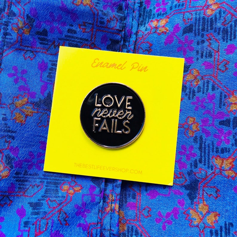 regional international pioneer jw org jw gifts Black and Gold best life ever Love Never Fails Enamel Pin