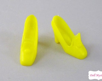 Barbie Pilgrim Shoes yellow chunky 70s vintage Mattel unmarked