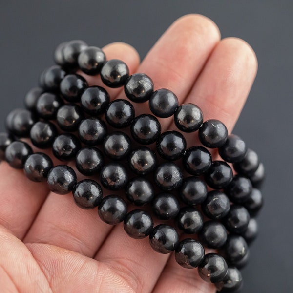 Bracciale SHUNGITE naturale rotondo dimensioni 6 mm e 8 mm - Fatto a mano negli Stati Uniti Braccialetti di cristallo con pietre preziose naturali - Gioielli fatti a mano - ca. 7"