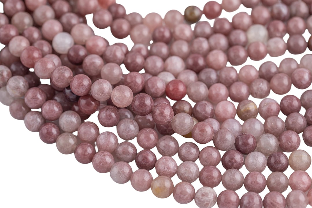 Strawberry Quartz Raw 
 Stone - 4-6 cm Assorted Sizes - Sold by the kilo - China - NEW423