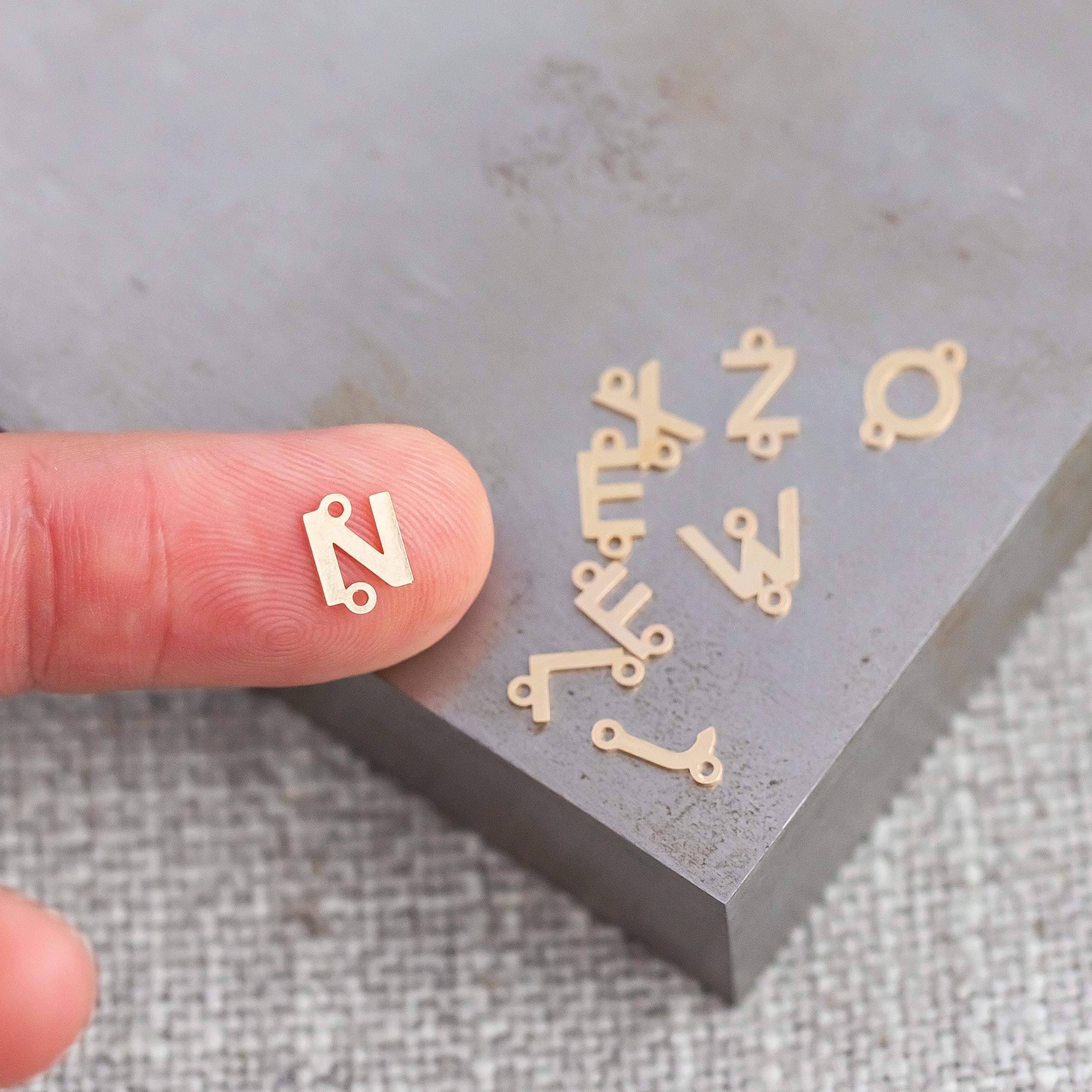 イニシャル電飾　R字型 ブラック マーキーサイン アルファベット LED ライト 英字 文字 電池式