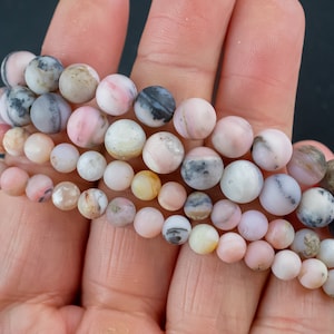 Bracelet en opale rose naturelle mat rond taille 6 mm et 8 mm- fait main aux Etats-Unis- env. Bracelet de 7 po. Bracelet en cristal