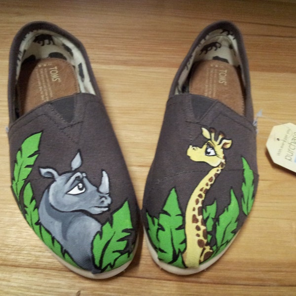 toms giraffe print shoes