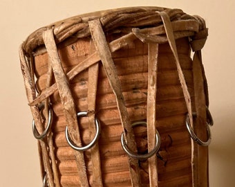 ネパール太鼓　マダル太鼓 マダル ネパールの伝統的な太鼓 木製の手作りの伝統的な楽器