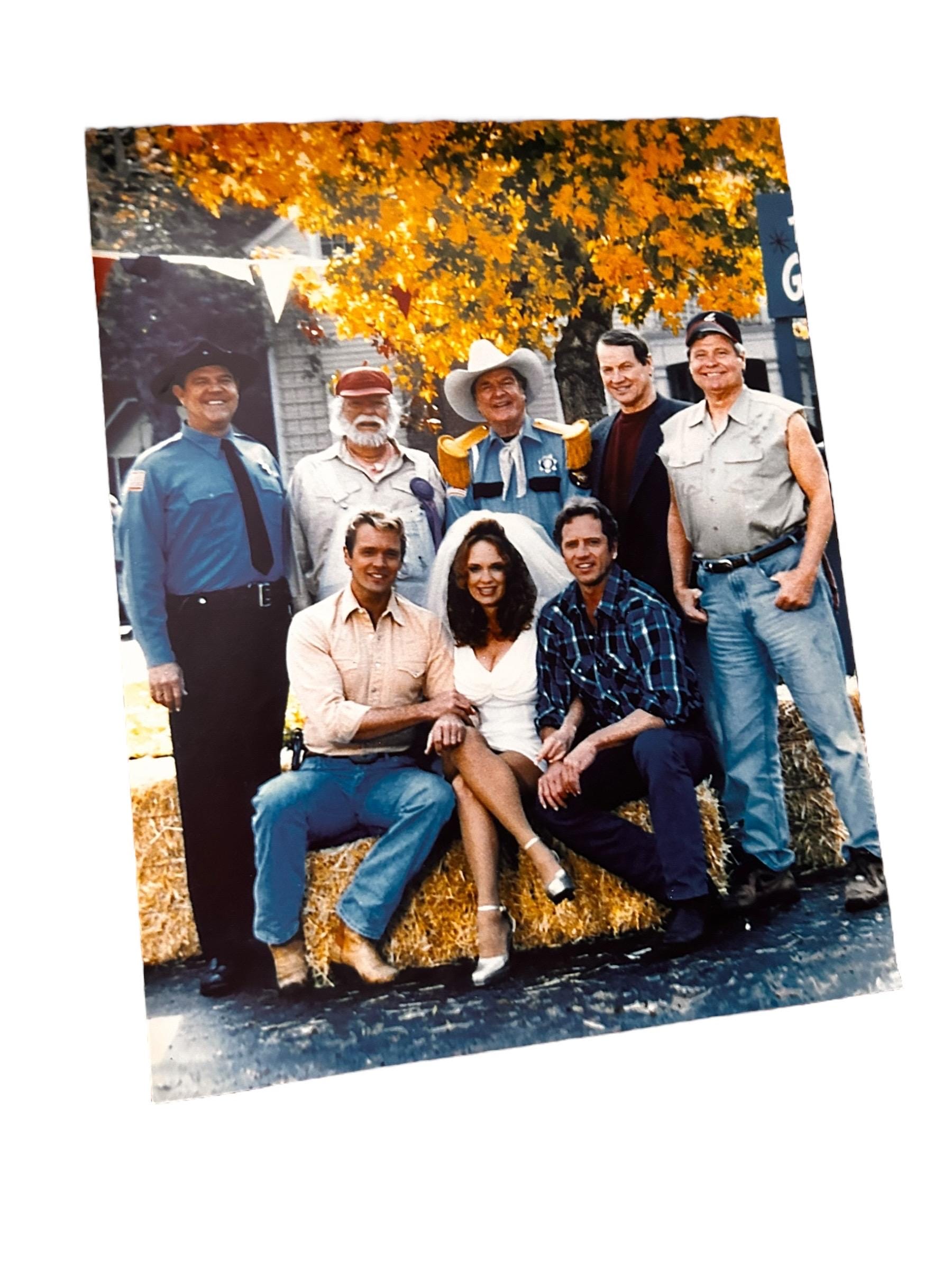 Póster de 11 x 14 de la serie de televisión Casr de la reunión de los Dukes de Hazzard, John Schneider y Tom Wopat