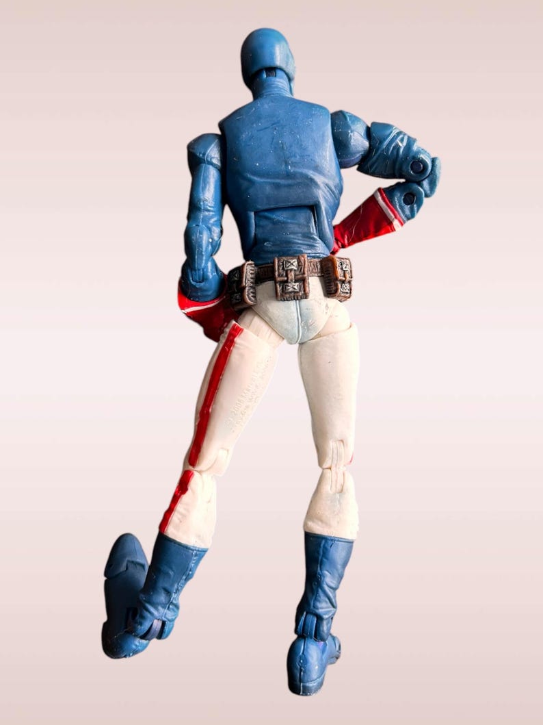 Boneco de ação Jovens Vingadores Patriota 2006 Marvel com escudo imagem 2