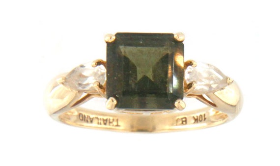 Women's Fashion Ring 10kt Yellow Gold