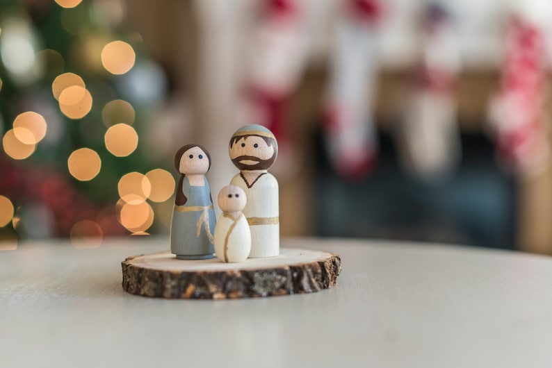 Miniature Wooden Peg Doll Nativity Set With Wood Platform 画像 4