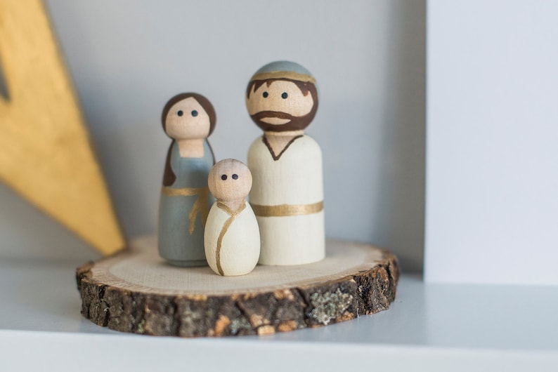 Miniature Wooden Peg Doll Nativity Set With Wood Platform 画像 1