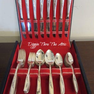 Jennifer-Ada Silverplate 1959, Wm A Rogers by Oneida Silver, Silverware, Flatware, Service for 8, 53 pieces.    (2830)