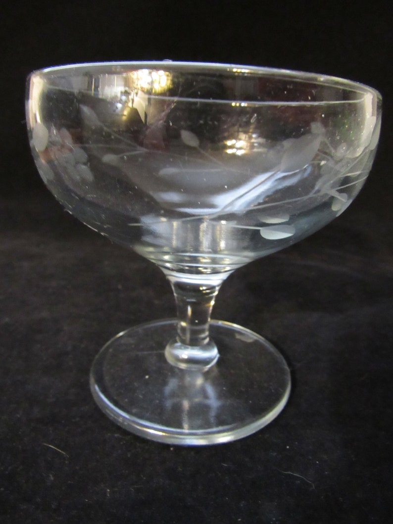 Etched Stemware Dessert Cups Barware Champagne Glasses Tall Sherbets Set of 2 2073