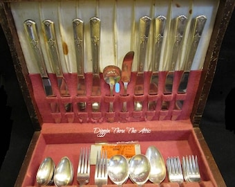 Gild Cadence Silverplate 1932, Wm Rogers by International Silver, Silverware, Flatware, Service for 8, 52 pieces.  (1353)