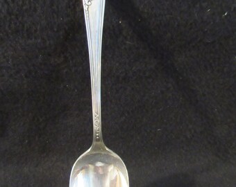 Minty Queen Bess II SERVERS by Oneida Community Tudor Plate _