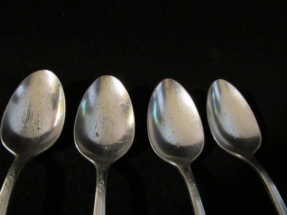 Lot of 4 Sugar Teaspoon Spoons Tudor Plate Oneida Community Queen Bess 