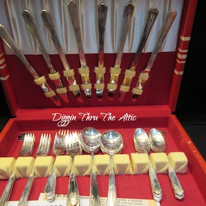 Vista Silverplate 1940 Wm. A Rogers sectional by Oneida Silver, Silverplate Flatware, Service for 8, 41 pieces  (1651)