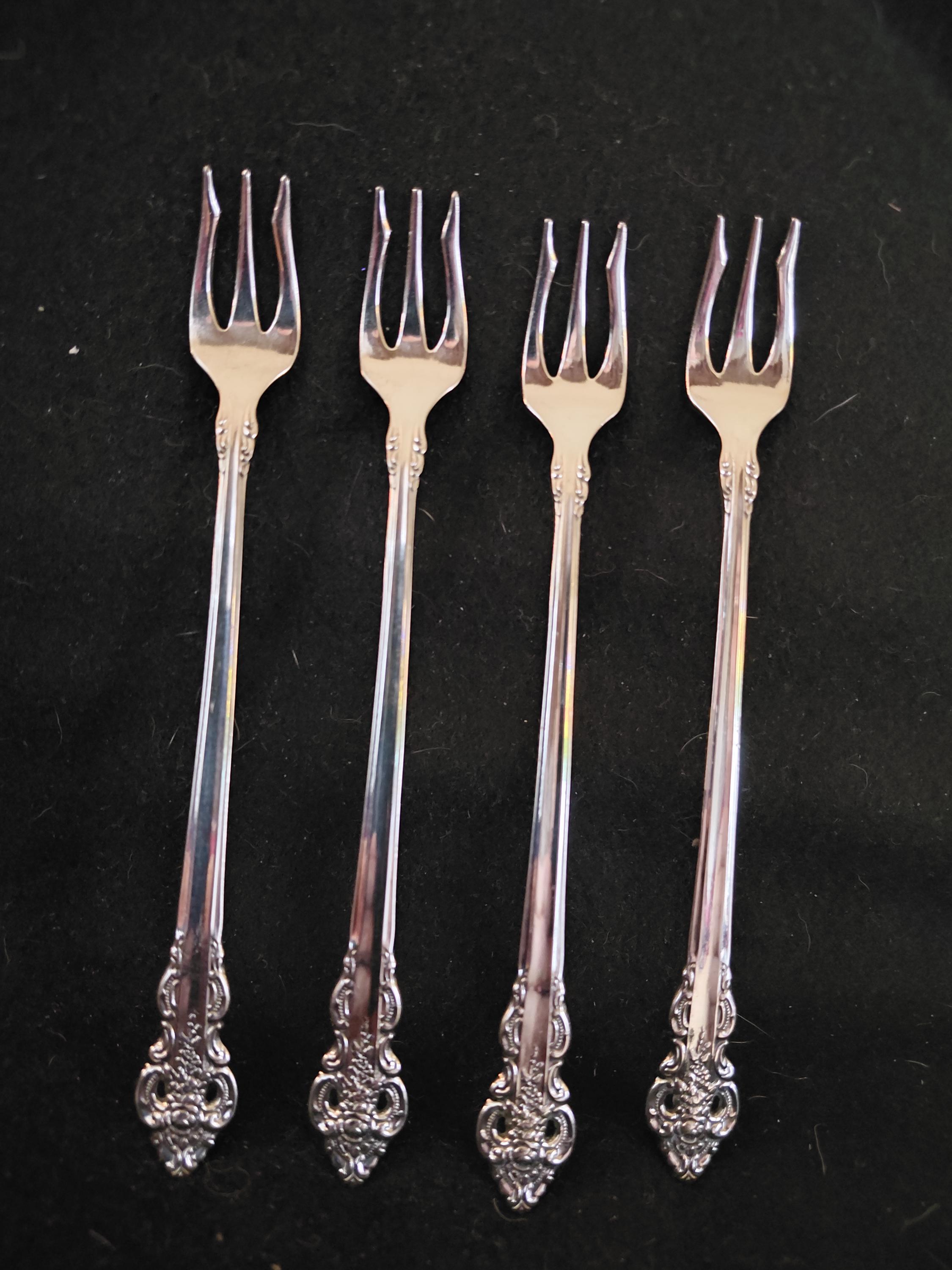 thumbnail image 2 of Oneida Community Clarette Stainless Steel Flatware – Glossy Silver, Your Choice Of Pieces 2 of 6