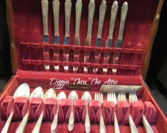 Gardenia 1941 Silverplate,Wm. Rogers and Sons by International Silver, Flatware Set, Service for 8, 51 piece set.    (1700)