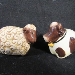 Ceramic Cow and Sheep Salt and Pepper Shakers, Made in China.                         (3591)