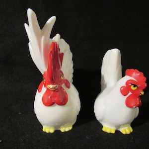 Lipper and Mann Ceramic Rooster And Hen Salt and Pepper Shakers. (2169)