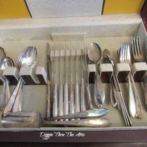 Lufberry Silverplate 1915, Wm Rogers MFG Co by International Silver, Silverware, Flatware, Service for 8, 69 pieces.    (3006)