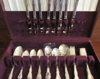 Fredericksburg Silverplate 1968, Betty Crocker by Oneida Silver, Silverware, Flatware, Service for 8, 47 pieces.    (3548)