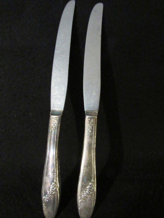 QUEEN BESS II Solid Dinner Knives Oneida Community 1946 Tudor Plate 2 