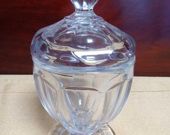 Plato para dulces transparente Old Williamsburg con tapa, de Imperial Glass Ohio, con etiqueta original (3954)