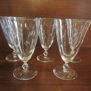 Iced Tea Glasses, Vine by Glastonbury-Lotus, Stem 2003, Gray leaf cut, Set of 5.    (3759)