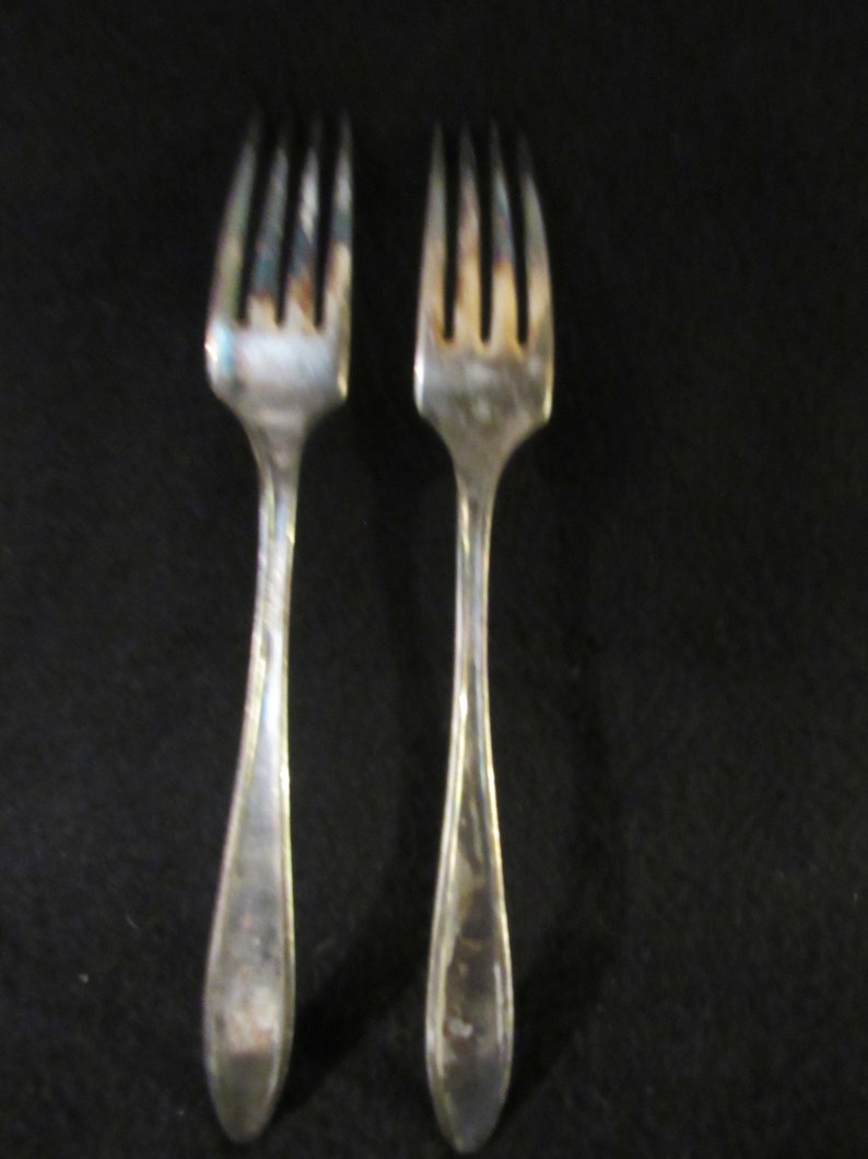 Dinner Forks,  Adam Silverplate 1917, Community Plate by Oneida Silver, Silverware, Flatware, set of 2.   (2787)