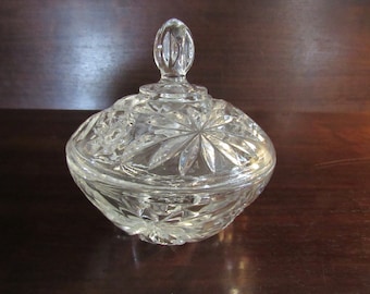 Candy Dish with Lid,  Prescut Clear by Anchor Hocking, Pressed Glass with Star and Fan.      (3077)