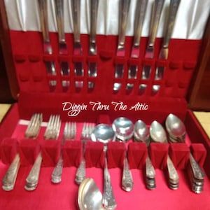 Rosalie Silverplate 1938,Wm A Rogers by Oneida Silver, Silverware , Flatware, Service for 8, 54 pieces.   (3952)