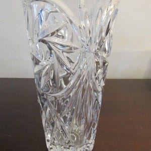 Crystal Vase with Pinwheel and Fans , Unknown Manufacturer, 10 inches .        (3347)