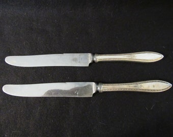 Dinner Knife, Lady Washington Silverplate 1925, Yourex Silver Seal by Associated Silver, set of 2. (2304)