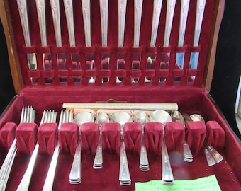 Revelation 1 Silverplate 1938 , Wm Rogers Mfg Co, Extra Plate by International Silver, Flatware, 51 Pieces , Service for 12  (1860)