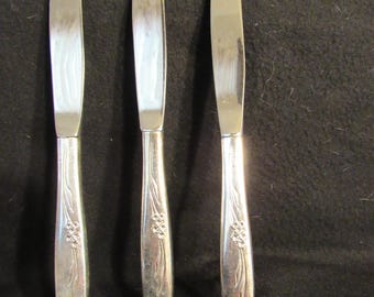 Hollow Knife, Enchantment-Gentle Rose Silverplate 1960, Community by Oneida Silver, Silverware, Flatware, Set of 3. (3799)