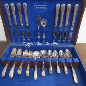 Youth Silverplate 1940, Holmes and Edwards by International Silver, Silverware, Flatware, Service for 8, 52 pieces.       (3408)