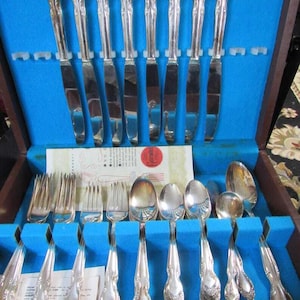 Lady Densmore Silverplate 1955, Wm Rogers by International Silver, Silverware, Flatware, Service for 8, 53 pieces.       (3048)