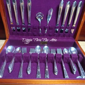 Regent Silverplate 1939, Wm Rogers by International Silver, Silverware, Flatware,  Service for 8, 52 Pieces.    (3951)