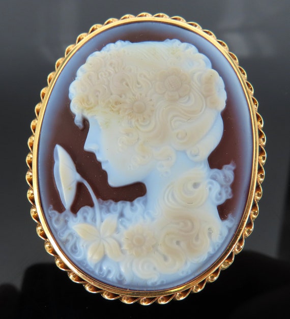 Vintage Hand Carved Agate Cameo 18K Yellow Gold P… - image 3